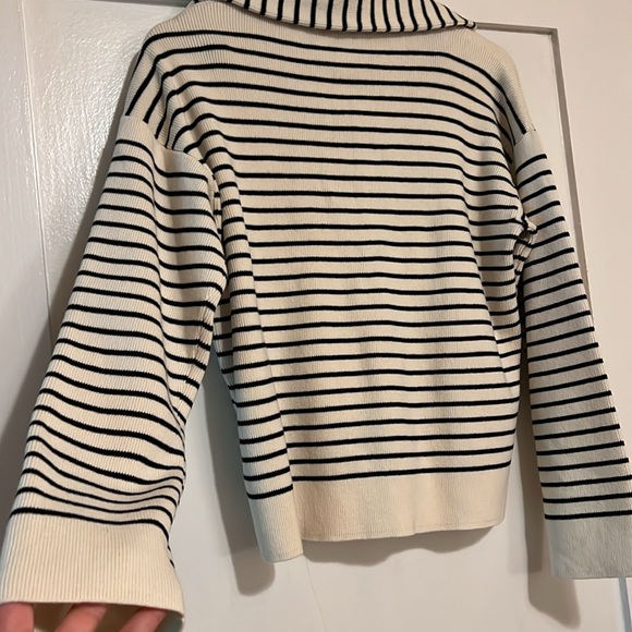 CELINE Paris 'MARIN' OPEN-COLLAR SWEATER IN COTTON - Picture 7 of 17